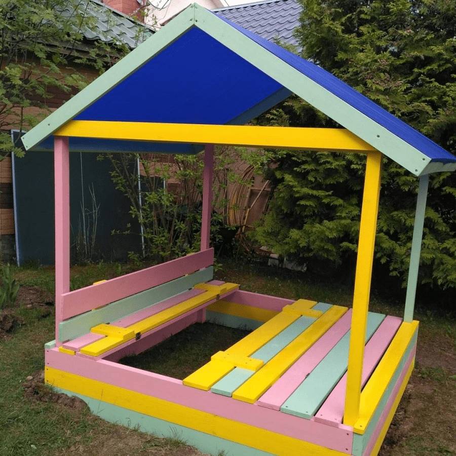 Как сделать детскую песочницу с крышей своими руками