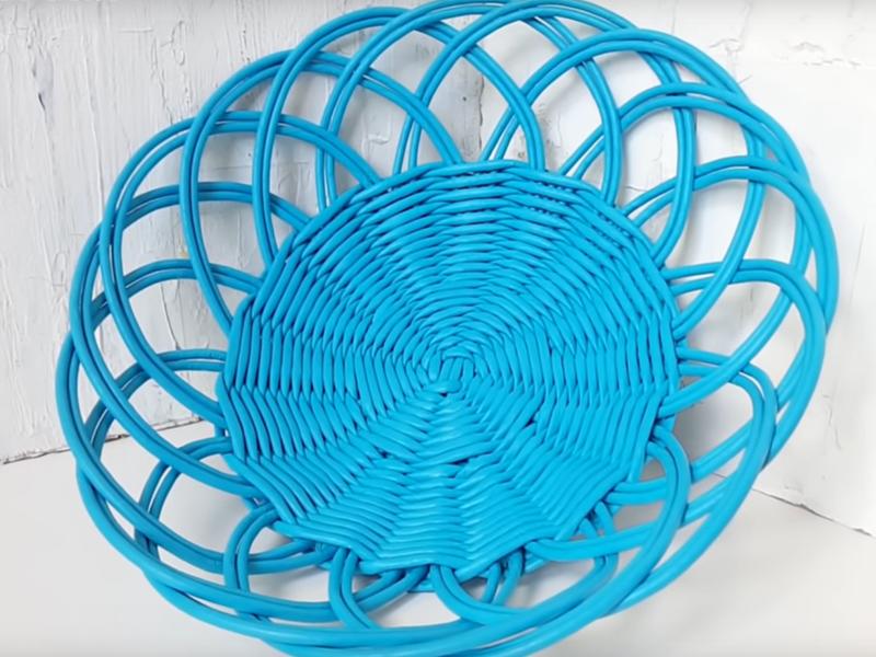 Хлебница из газетных трубочек: овальная, круглая и ажурная