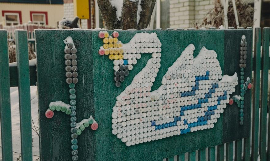 Лебедь из пластиковых бутылок: клумба, кашпо, для сада