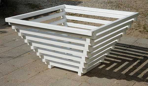 Декоративная клумба из дерева своими руками: фото, как сделать из брусков, обрезков досок, чертежи, идеи на даче