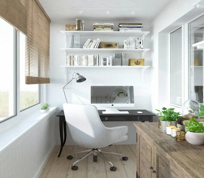 компьютерный стол на балконе