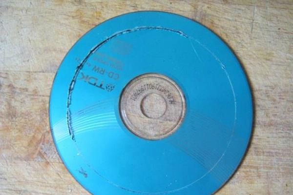 что можно сделать из дисков подхват для шторы из cd