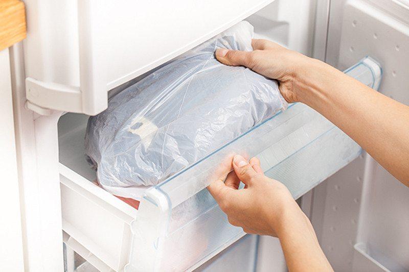 чем отмыть клей от наклейки