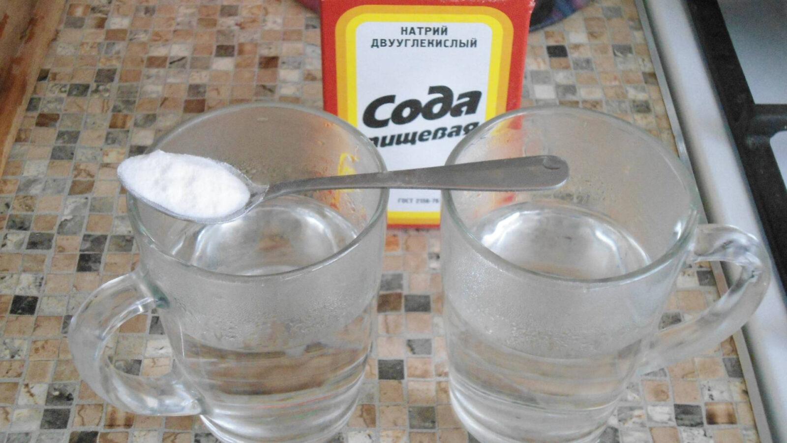 вывести пятно крови с дивана