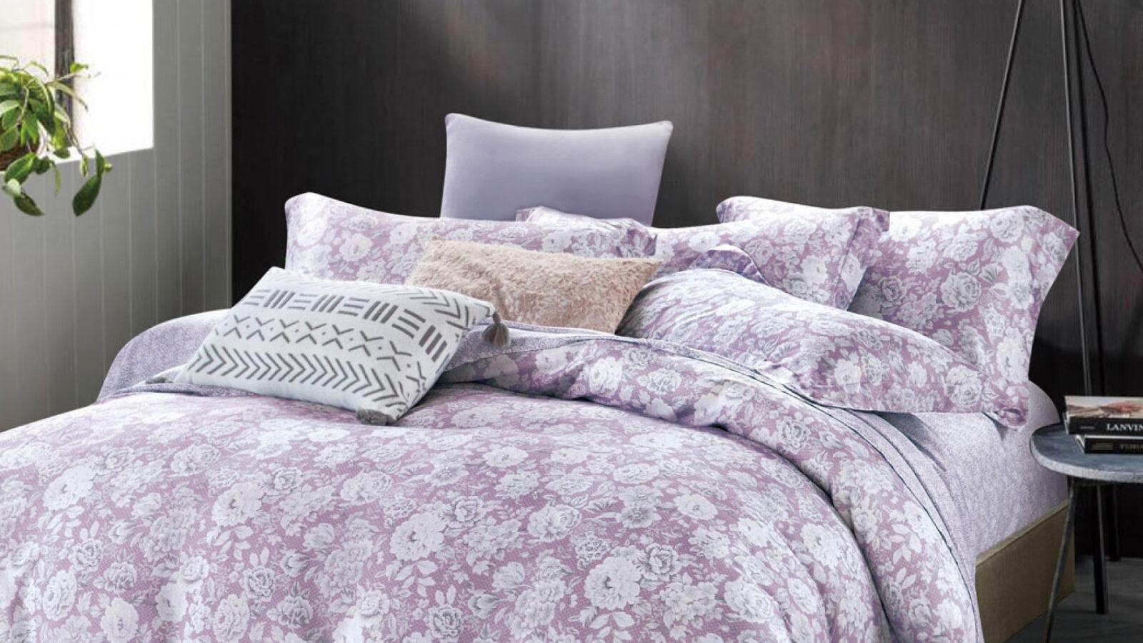 вывести пятно крови с дивана