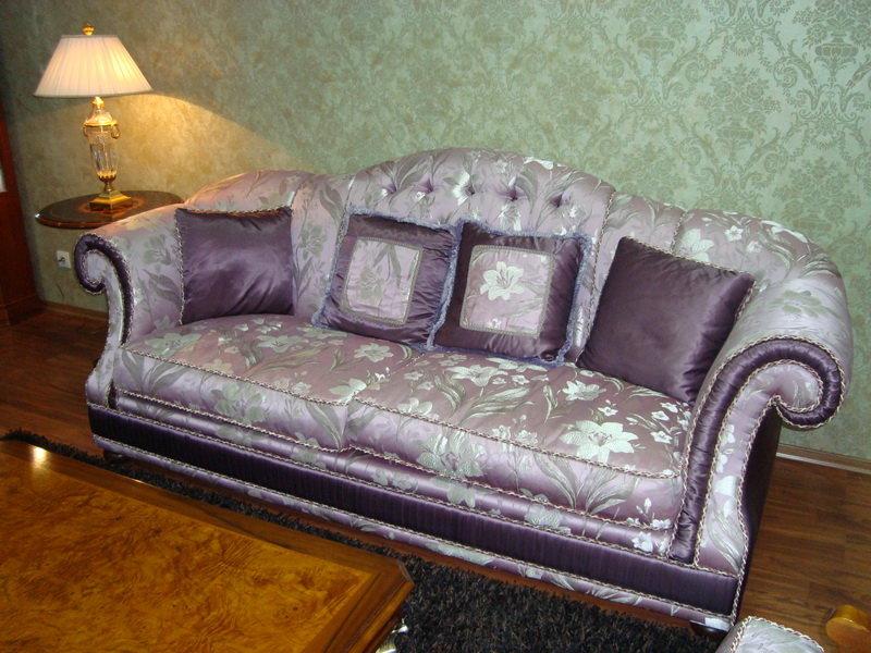 как почистить диван пароочистителем