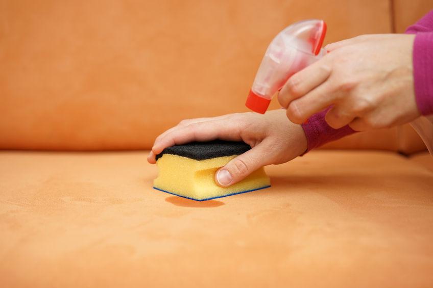 влажная чистка дивана