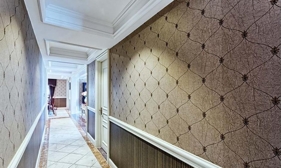 комбинирование обоев в прихожей