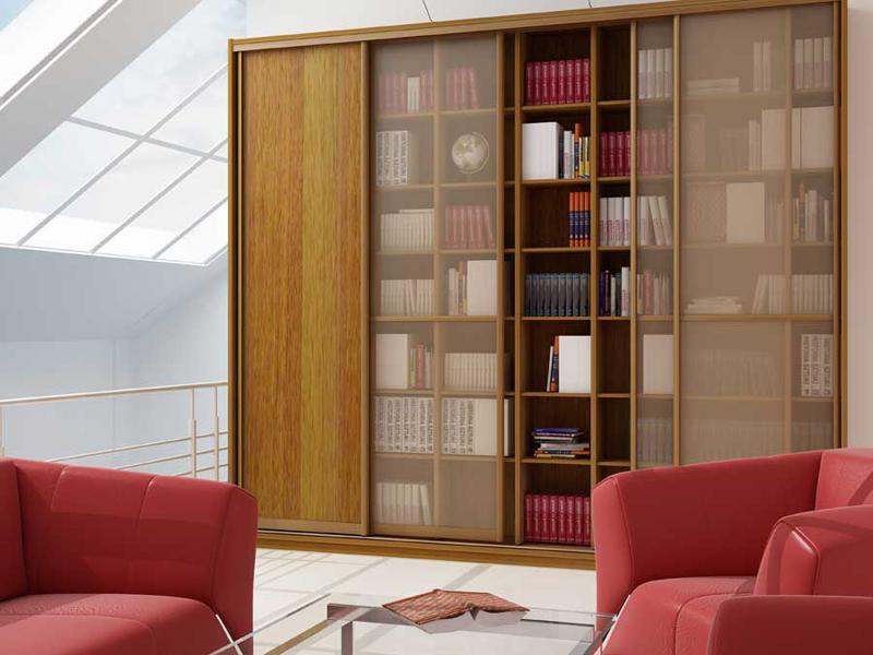 книжный шкаф со стеклянными дверцами (главный ключ)