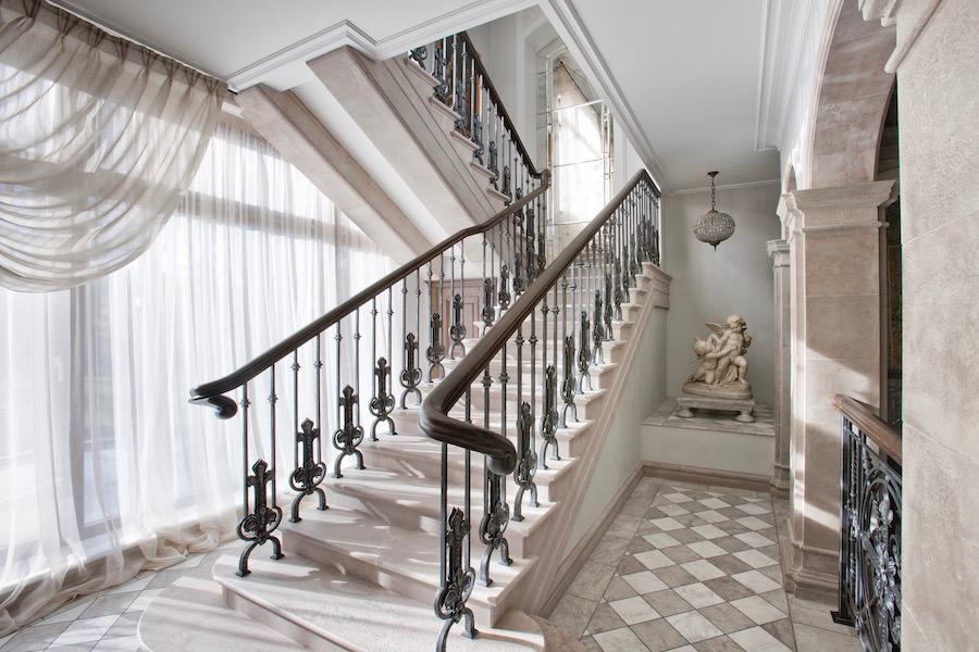 лестницы на второй этаж в частном доме (главный ключ)