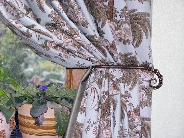 жесткие прихваты для штор захваты