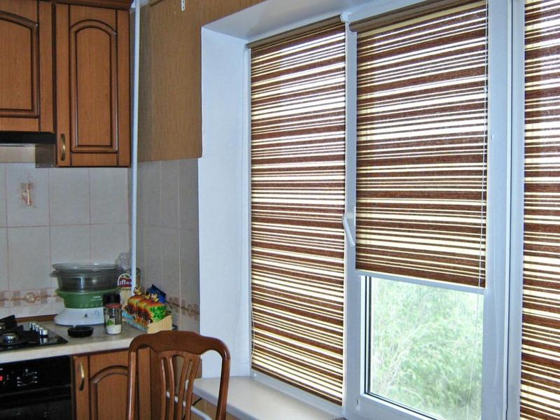 800 Ролл-шторы на пластиковые окна: достоинства и недостатки