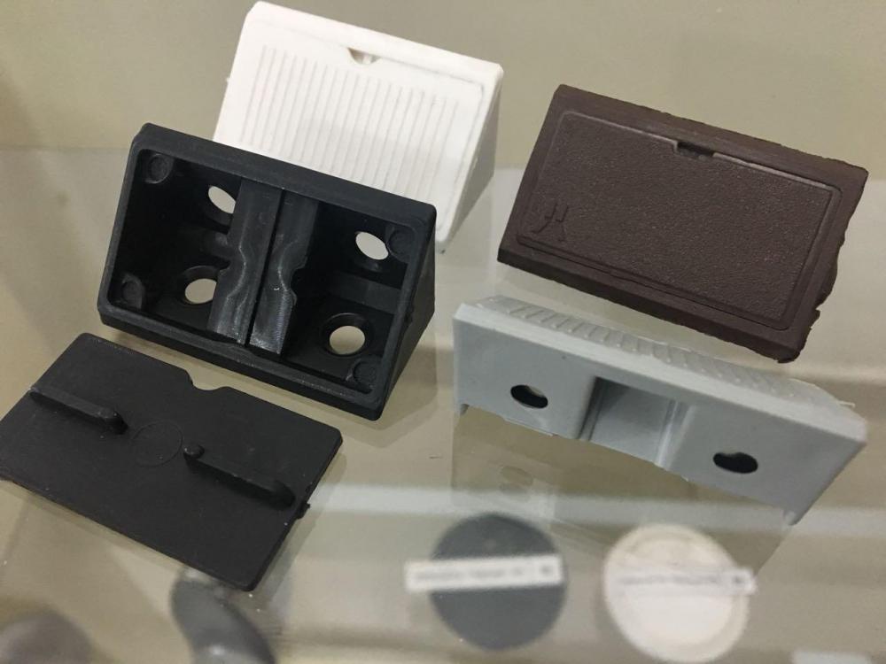 уголки для мебели крепежные