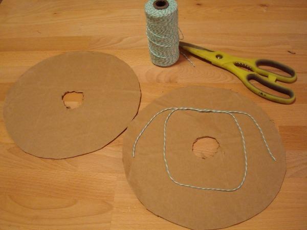 украшения на день рождения ребенка своими руками помпон на день рождения ребенка своими руками