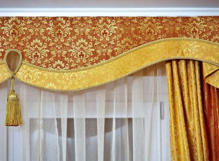 ламбрекен на липучке