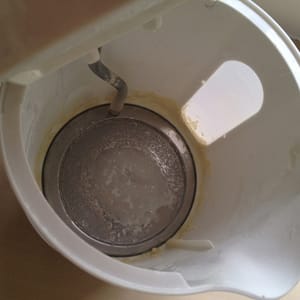 Как убрать накипь и очистить электрические чайники лимонной кислотой